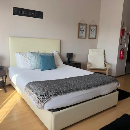 Oporto Trindade Residence-2
